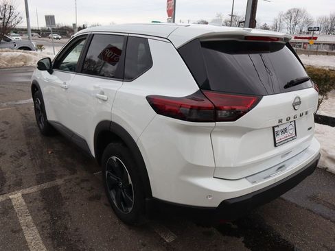 Certified 2025 Nissan Rogue SV AWD/4WD image 7