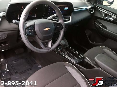Used 2024 Chevrolet TrailBlazer LS FWD image 13