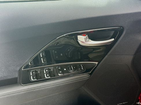 Used 2022 Kia Niro EX image 15