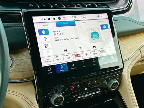 Used 2024 Jeep Grand Cherokee Summit image 23