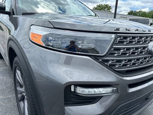 Used 2023 Ford Explorer XLT w/ Equipment Group 202A AWD/4WD image 2