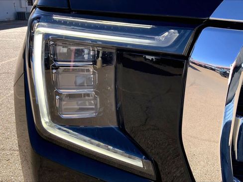 Used 2023 GMC Yukon SLT image 28