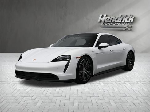Used 2022 Porsche Taycan image 6