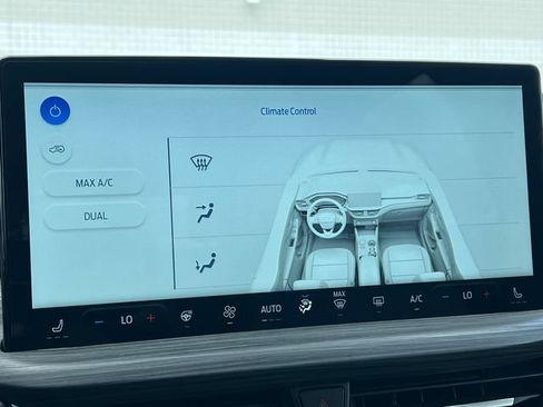 New 2025 Ford Escape SE w/ PHEV Premium Package FWD image 25