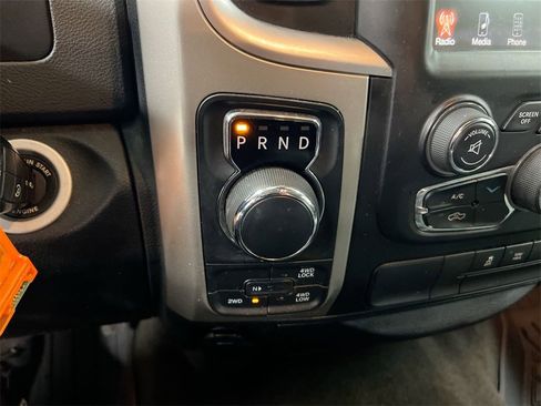 Used 2016 RAM 1500 Classic SLT w/ SLT Plus D￩cor Group image 16