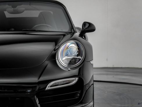 Used 2015 Porsche 911 Turbo image 37