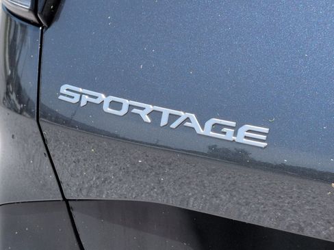 Used 2023 Kia Sportage LX FWD image 16