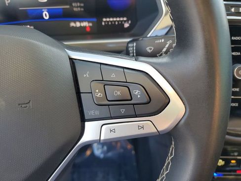 Used 2024 Volkswagen Tiguan SE image 22