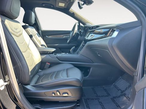 Used 2024 Cadillac XT6 Sport w/ Platinum Package AWD/4WD image 11