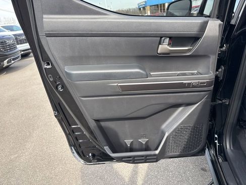 Used 2025 Toyota Tacoma TRD Sport AWD/4WD image 28