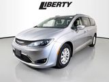 Used 2019 Chrysler Pacifica Touring-L image 3