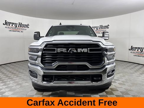 Used 2026 RAM 2500 Big Horn AWD/4WD image 3