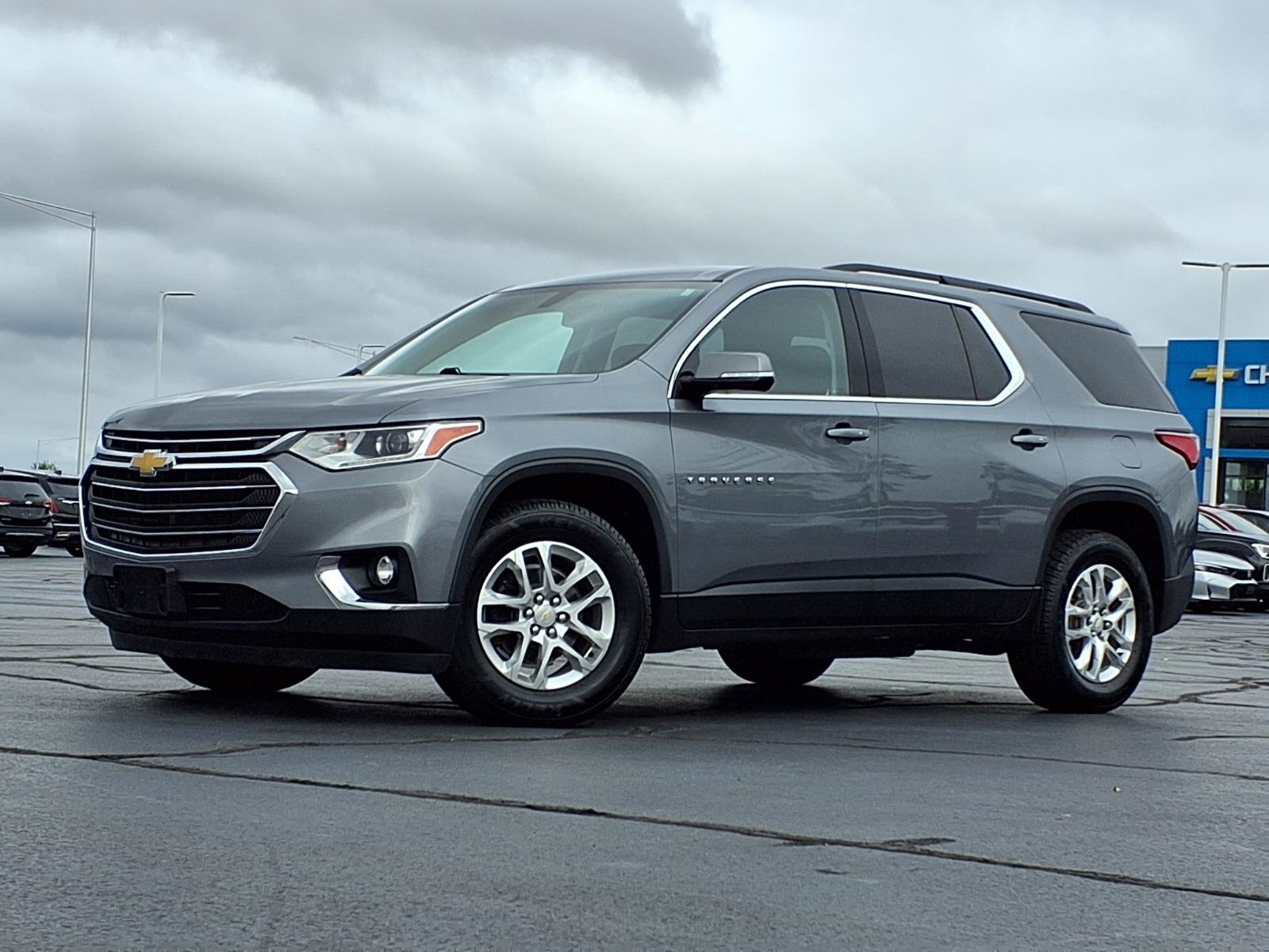 Used 2020 Chevrolet Traverse LT FWD image 2