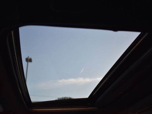 Used 2025 Toyota Sienna Platinum image 16