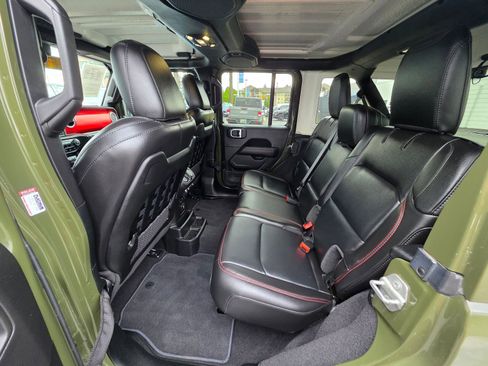 Used 2021 Jeep Wrangler Unlimited Rubicon w/ Uconnect 4C Nav & Sound Group image 13