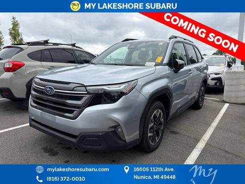 Used 2025 Subaru Forester Premium AWD/4WD image 3