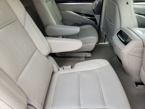 Used 2025 Cadillac Escalade ESV Sport Platinum AWD/4WD image 23
