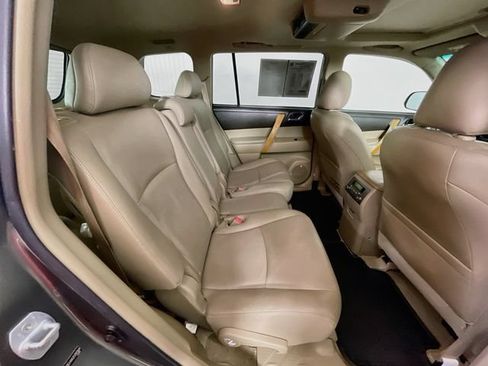 Used 2010 Toyota Highlander Limited w/ Extra Value Pkg 3 AWD/4WD image 32