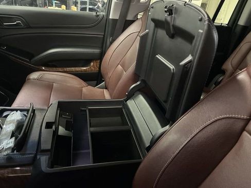 Used 2019 Chevrolet Suburban Premier w/ Premier Plus Edition image 21