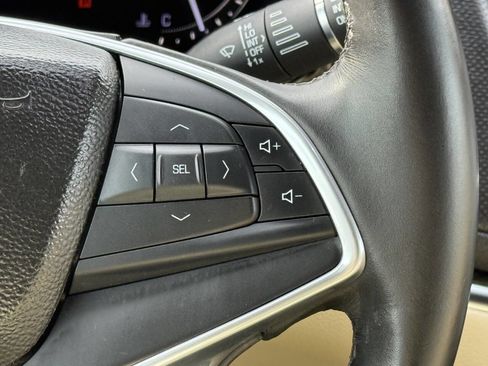 Used 2017 Cadillac XT5 Base 4dr SUV image 25