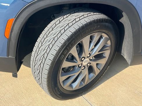 Used 2025 Buick Enclave Preferred FWD image 9