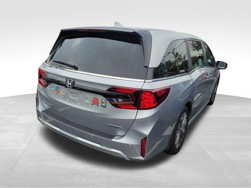 Used 2025 Honda Odyssey Touring image 12