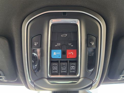 Used 2024 Jeep Grand Cherokee L Limited w/ Luxury Tech Group II image 31