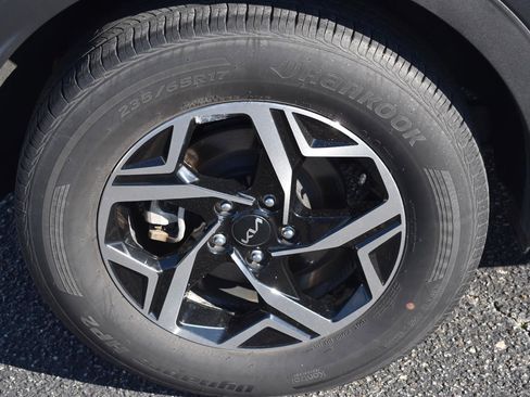 Used 2024 Kia Sportage LX image 12