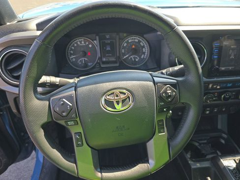 Used 2018 Toyota Tacoma TRD Pro AWD/4WD image 11