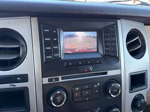 Used 2017 Ford Expedition XLT image 27