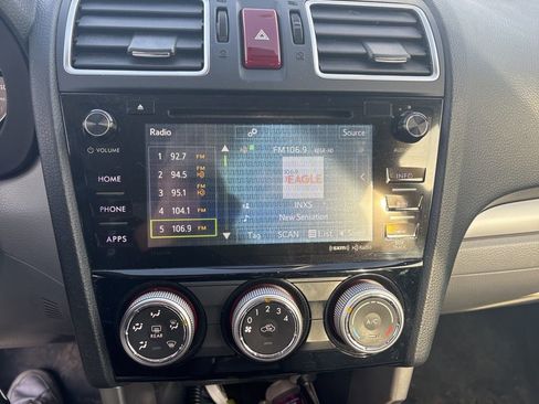 Used 2016 Subaru Forester 2.5i Premium image 12