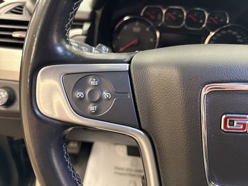 Used 2019 GMC Yukon XL SLE image 44