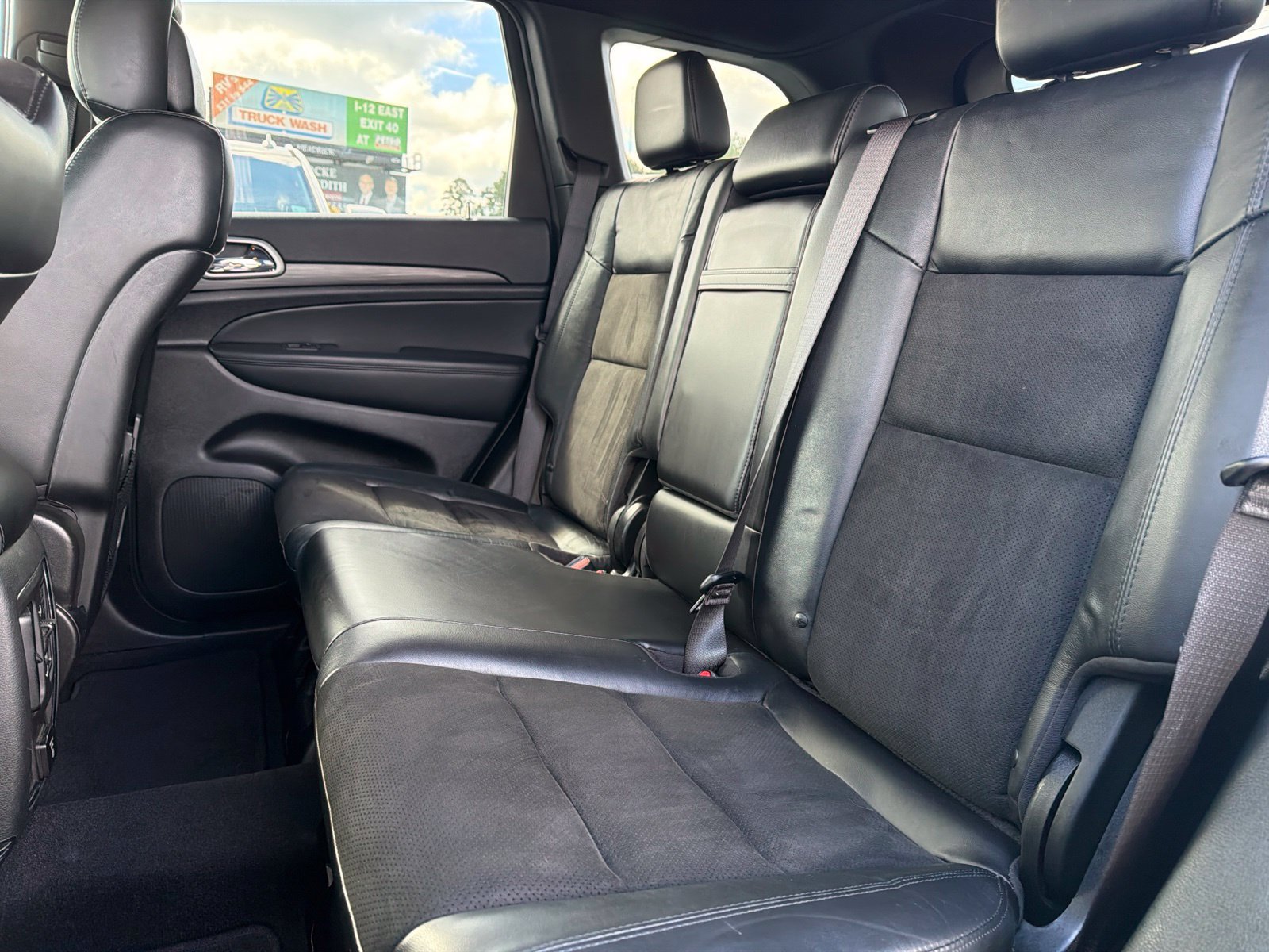 Used 2022 Jeep Grand Cherokee Laredo X RWD image 12