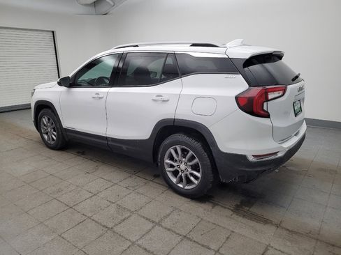 Used 2022 GMC Terrain SLT image 3