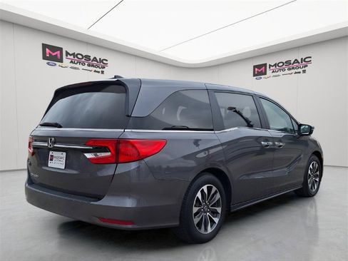 Used 2024 Honda Odyssey EX-L image 3