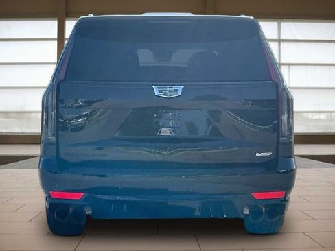 Used 2023 Cadillac Escalade V w/ LPO, ONYX Package AWD/4WD image 4
