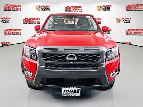 Certified 2025 Nissan Frontier SV w/ SV Convenience Package image 12