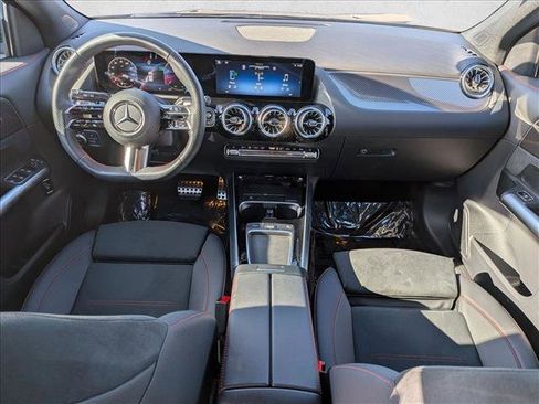Certified 2025 Mercedes-Benz GLA 250 image 17