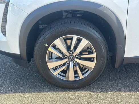 New 2026 Nissan Pathfinder SL image 11