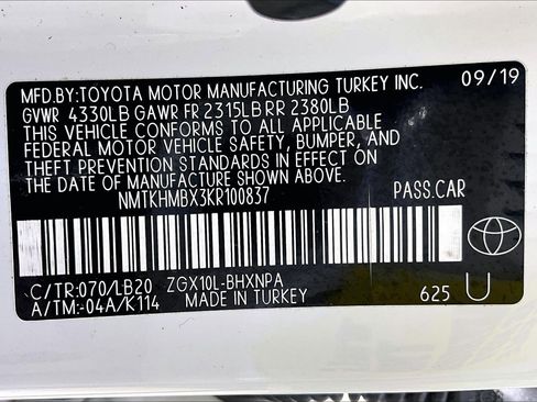 Used 2019 Toyota C-HR Limited FWD image 33