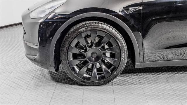 Used 2021 Tesla Model Y Long Range AWD/4WD image 37