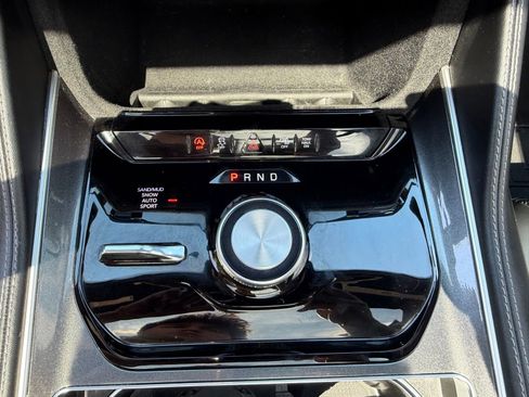 Used 2022 Jeep Wagoneer Series I w/ Premium Group I AWD/4WD image 22