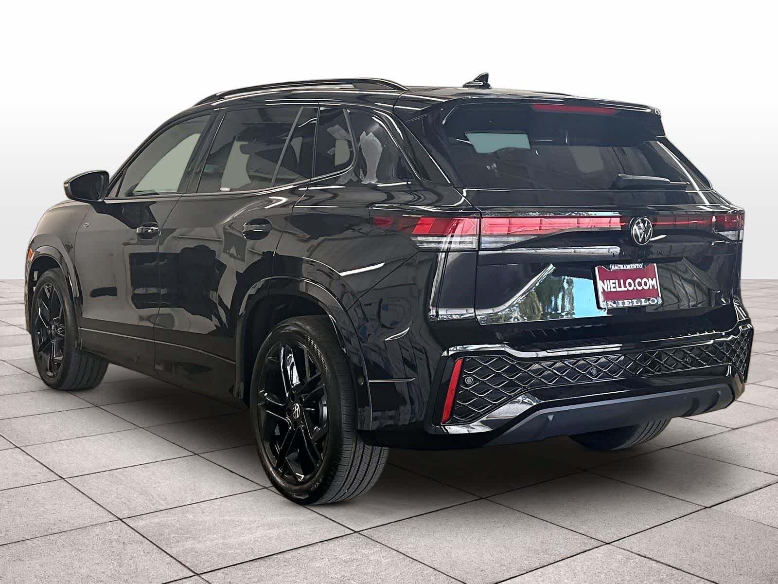 New 2026 Volkswagen Tiguan SE R-Line AWD/4WD image 3