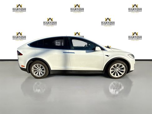 Used 2019 Tesla Model X 75D image 7