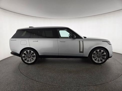 Certified 2023 Land Rover Range Rover Long Wheelbase SE image 6
