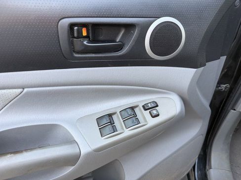 Used 2009 Toyota Tacoma PreRunner image 11