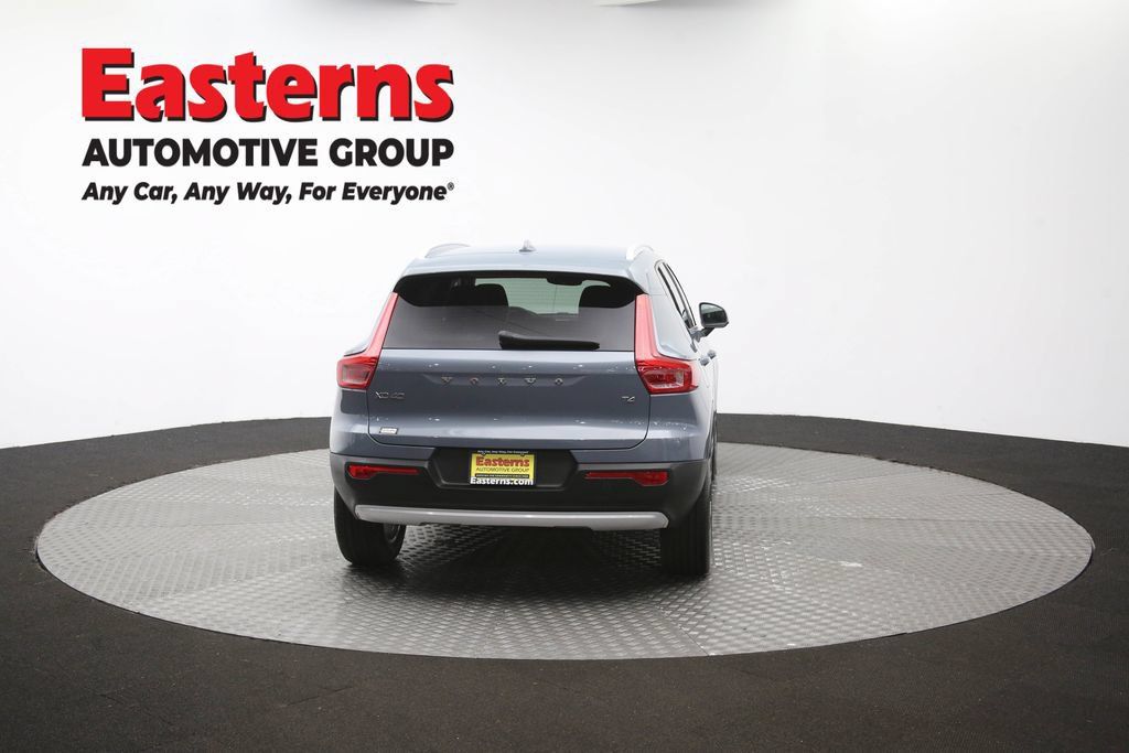 Used 2021 Volvo XC40 T4 Momentum FWD image 38