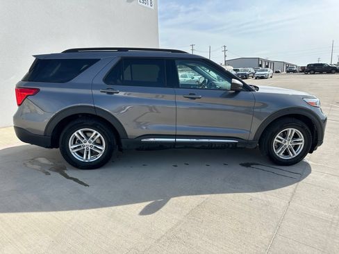 Used 2021 Ford Explorer XLT w/ Equipment Group 202A RWD image 8