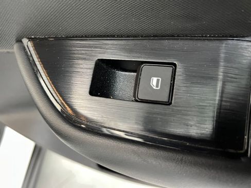 Used 2024 Nissan Rogue S image 20