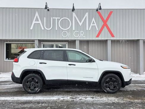 Used 2014 Jeep Cherokee Sport image 1